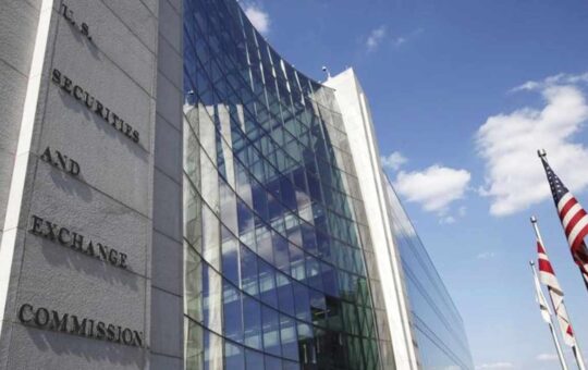 SEC Slaps Former Coinbase Manager With Insider Trading Charges — Says 9 Crypto Tokens Are Securities