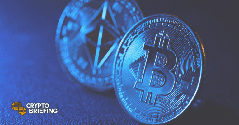 Bitcoin, Ethereum Show Ambiguity After Volatile Start of the Week