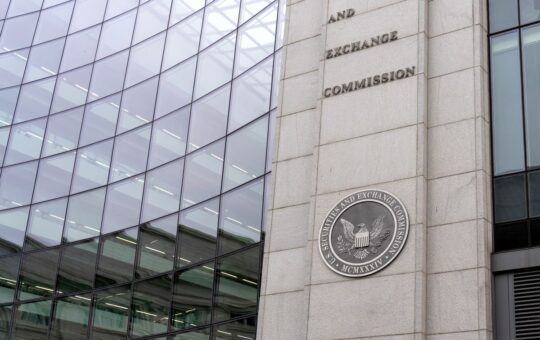 Billionaire Mark Cuban Criticizes SEC for Throwing Crypto Startups