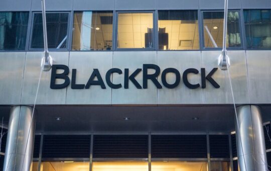 Not Just Grayscale: BlackRock Also Met With SEC to Talk Bitcoin ETF