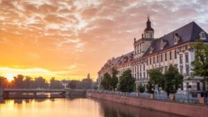 Smoke Leads to Discovery of Illegal Crypto Mining Setup at Poland’s University of Wrocław