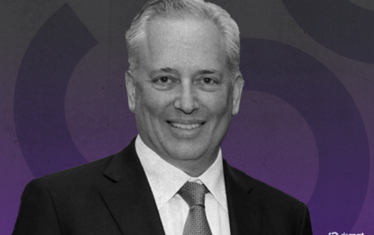 Elizabeth Warren Probing Whether Trump's AI and Crypto Czar David Sacks Broke Ethics Rules